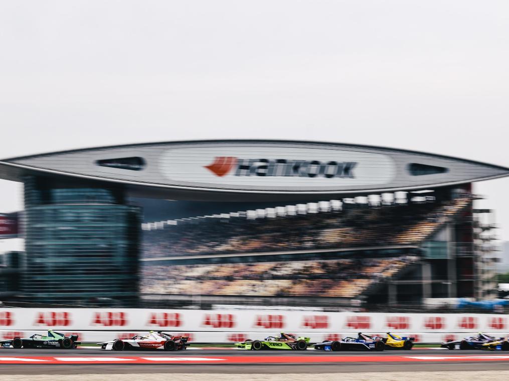 探索電動汽車未來 2025年FE電動方程式上海站開賽